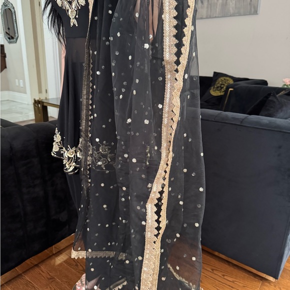 Indian & Pakistani style suit - Picture 5 of 14